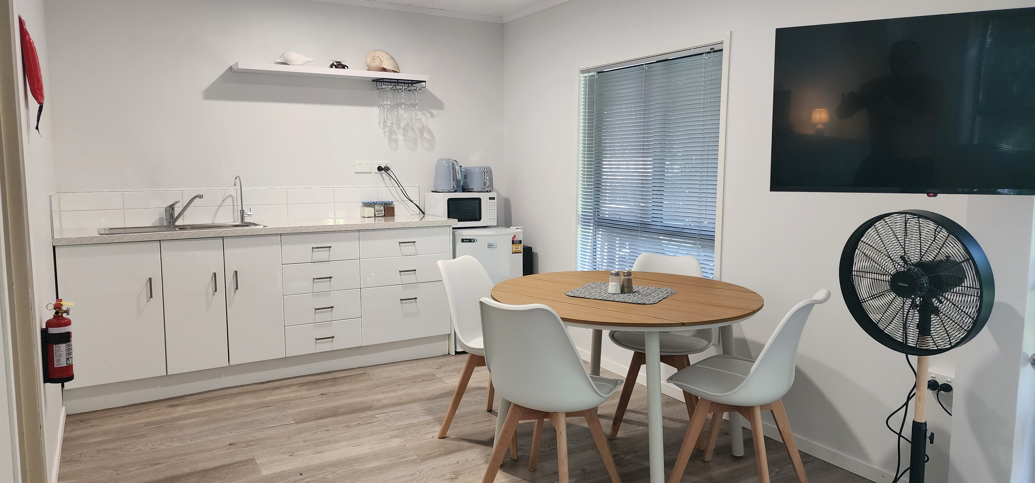 Small Functioning Kitchenette